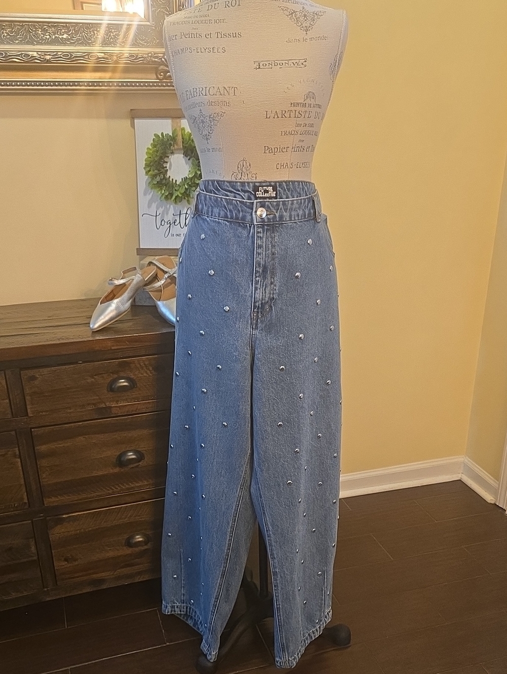 Women's Stud-Embellished Barrel Leg Jeans - Picture 2 of 12